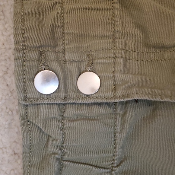 H&M High Waisted Khaki Green Twill Shorts Size 10 - Picture 3 of 7